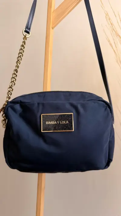 Cartera cruzada azul Bimba y Lola con cadena - miniatura 1