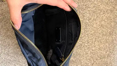 Cartera cruzada azul Bimba y Lola con cadena - miniatura 4