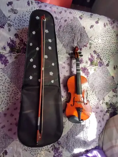 Violín 3/4 con estuche y arco para principiantes - miniatura 1