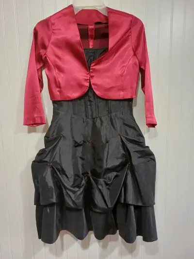 Vestido de fiesta coral con detalles bordados - miniatura 2