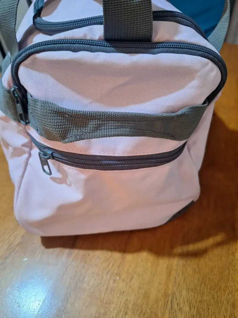 Bolso deportivo rosa Puma con correas ajustables - 3