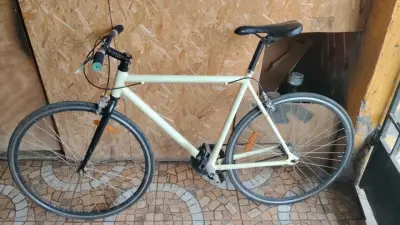 Bicicleta urbana de marco ligero color crema - miniatura 1