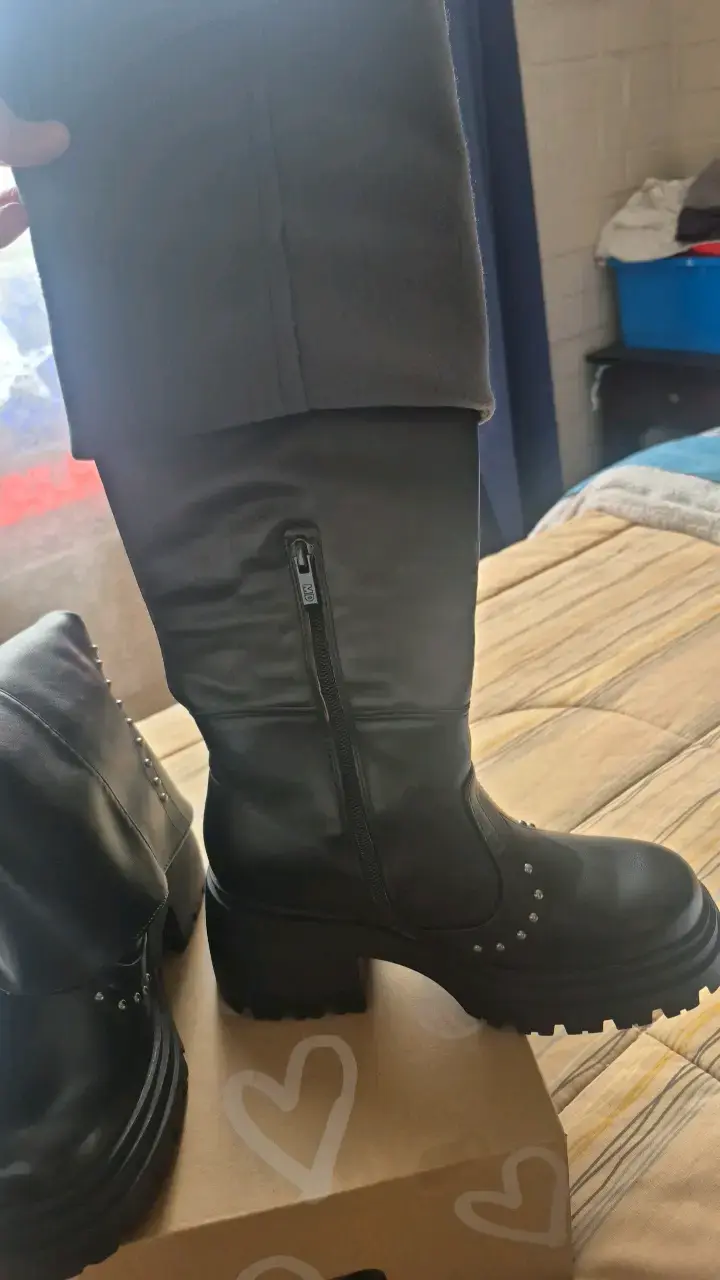 Botas negras de cuero con tachas - 3