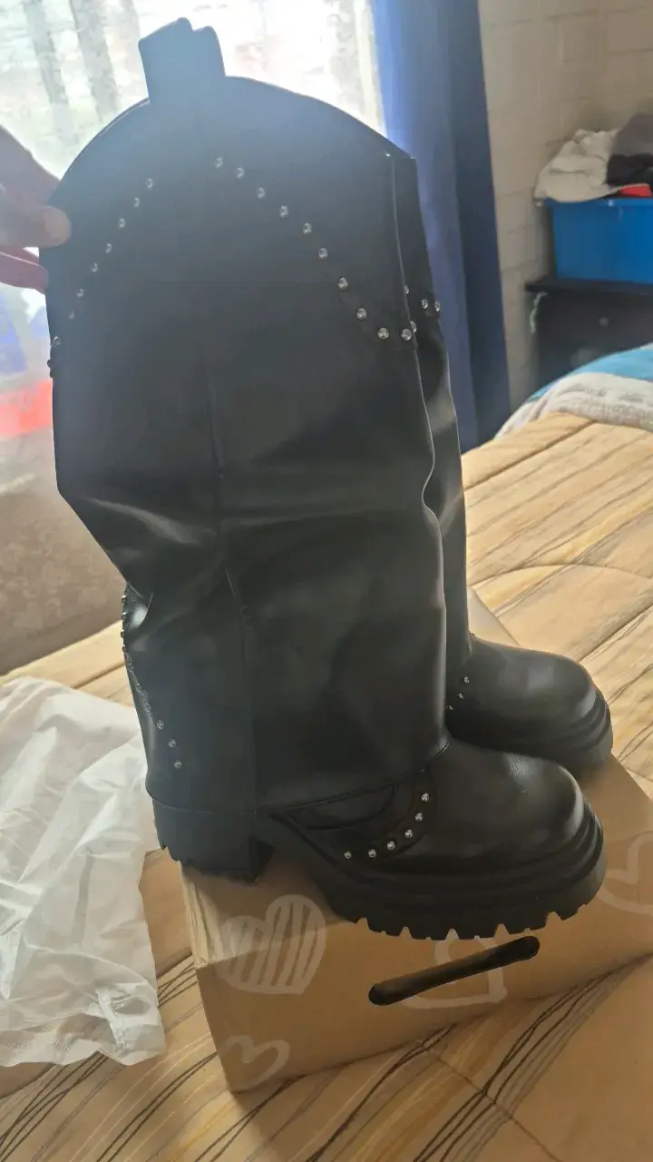 Botas negras de cuero con tachas - 5