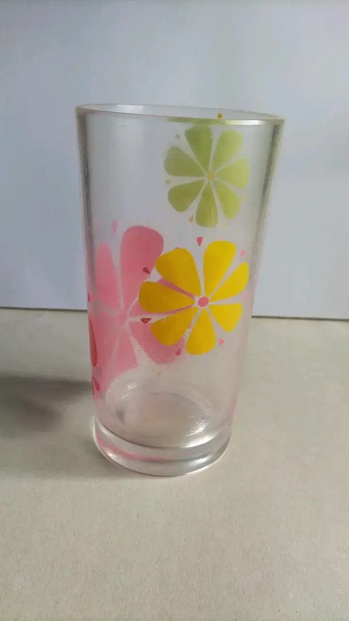 Florero de plástico macizo