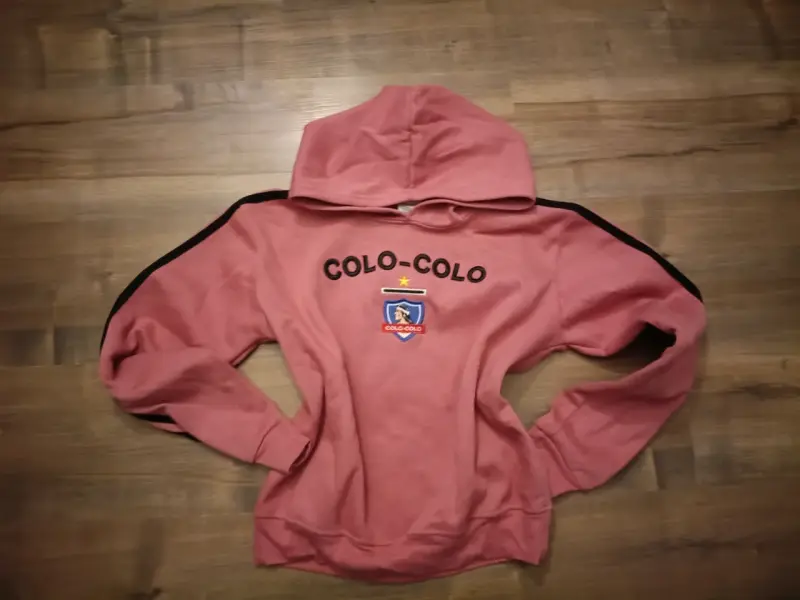 Polerón rosado Colo-Colo con capucha - 3