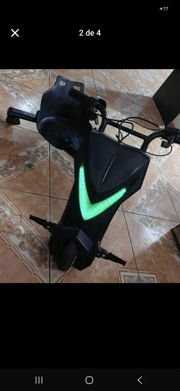 Scooter eléctrico con luces LED y asiento - 1