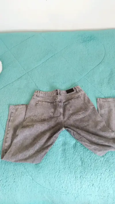 Jeans Alaniz Mom Mid Waist Talla 40 - miniatura 2