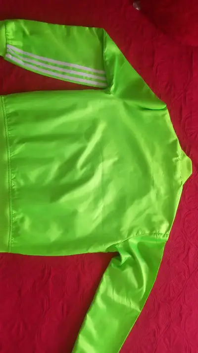 Chaqueta verde Adidas Pharrell Williams - miniatura 4