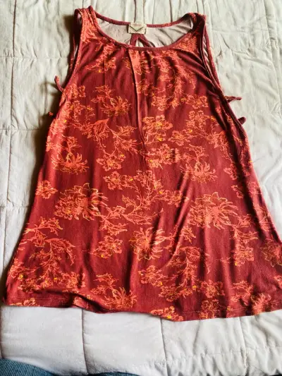 Blusa sin mangas Umbrale floral roja - miniatura 1