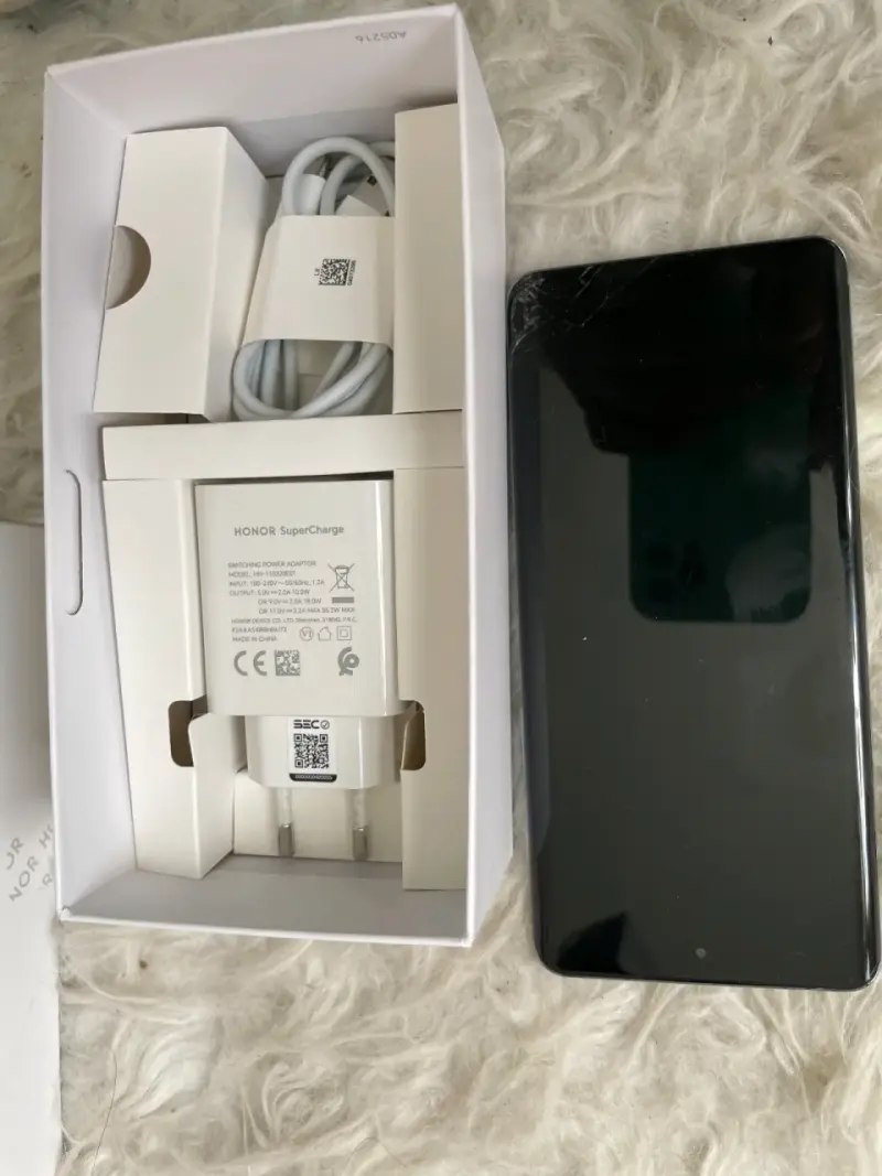 Smartphone Honor con pantalla dañada - 2