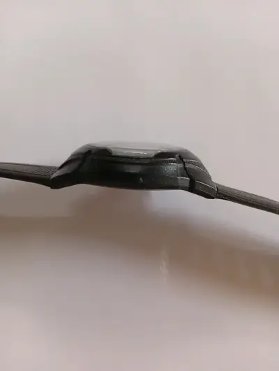 Reloj Casio resistente al agua con batería de 10 años - miniatura 3