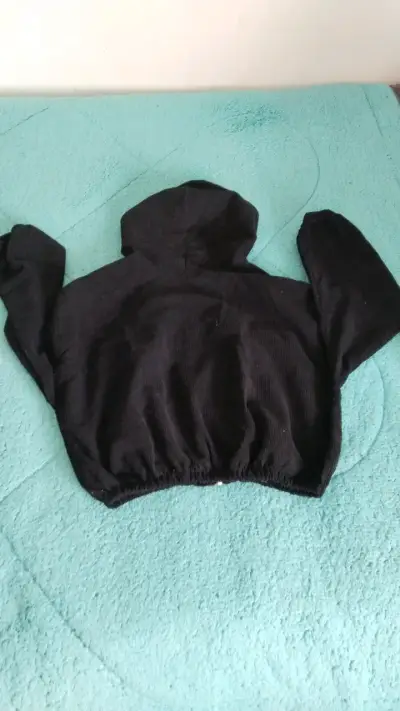 Chaqueta corta negra con capucha Z&L - miniatura 2