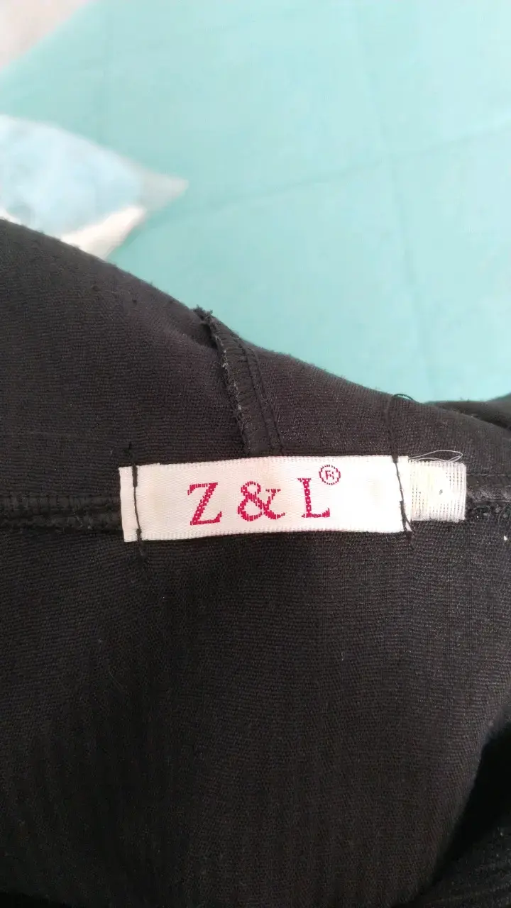 Chaqueta corta negra con capucha Z&L - 3