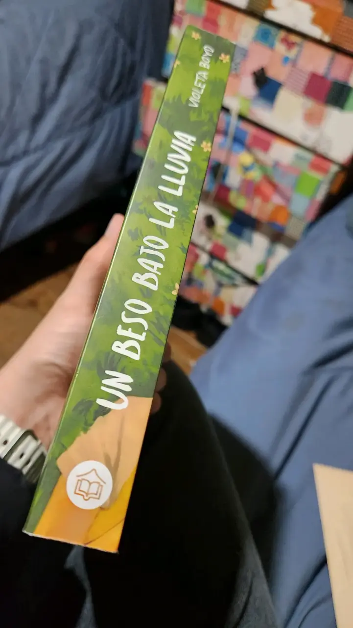 Libro 'Un Beso Bajo La Lluvia' - 3
