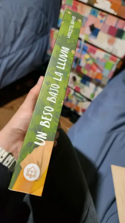 Libro 'Un Beso Bajo La Lluvia' - miniatura 3