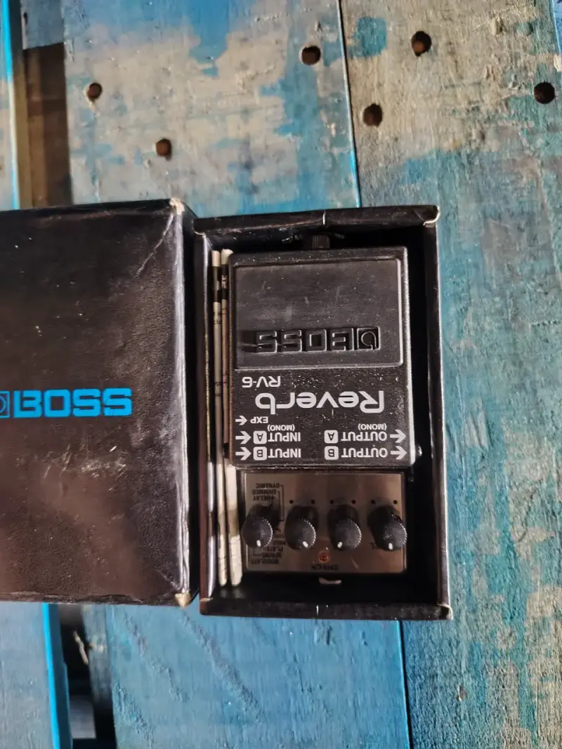 Pedal de Reverb Boss RV-6 en buen estado