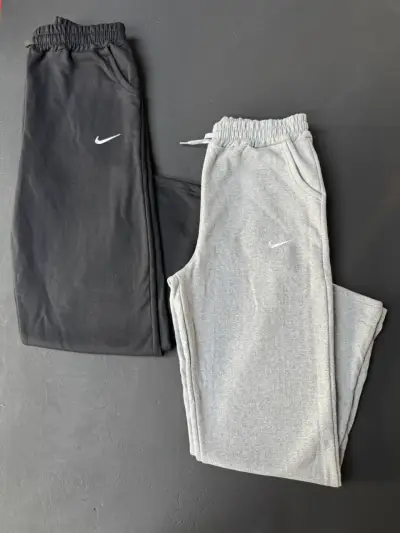 Pantalones deportivos Nike negros y grises - miniatura 2