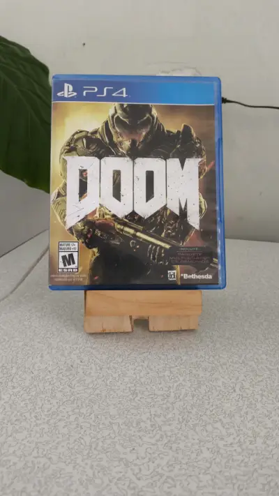 Juego DOOM para PS4 en buen estado - miniatura 1