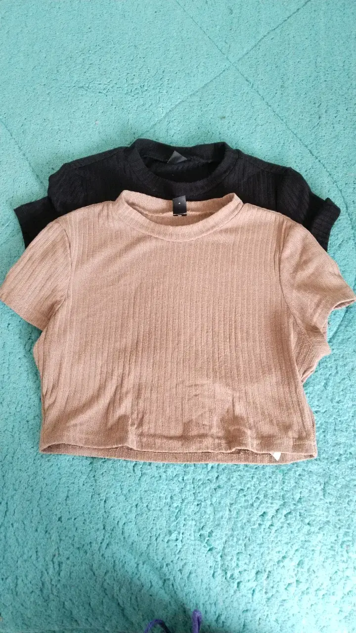 Pack de poleras cortas beige y negro