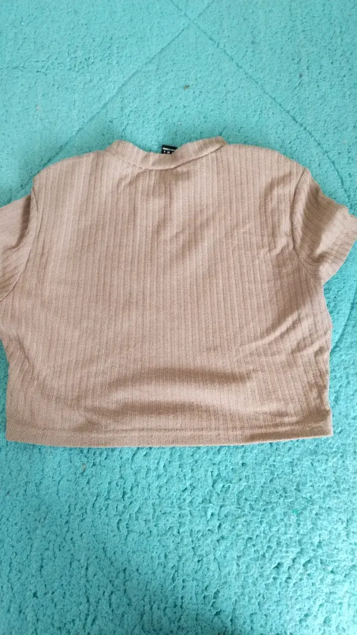 Pack de poleras cortas beige y negro - 3