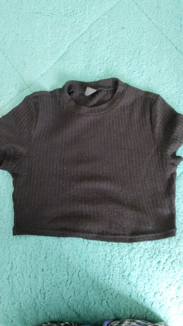 Pack de poleras cortas beige y negro - 4