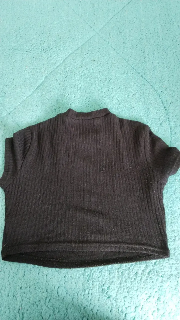 Pack de poleras cortas beige y negro - 5