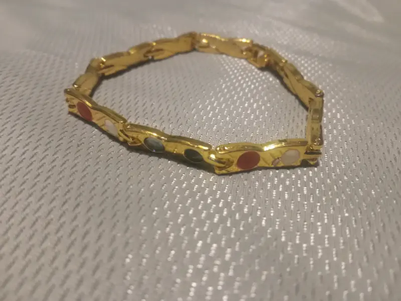 Pulsera magnética dorada con piedras de colores - 3