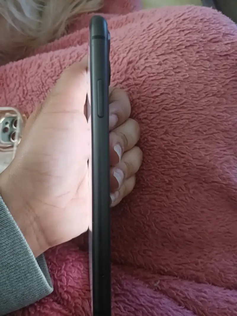 iPhone 11 Negro 128GB en Buen Estado - 6