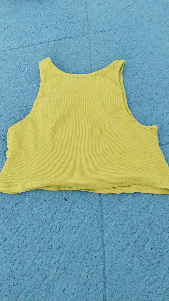 Crop top verde lima  Zara en buen estado - 2