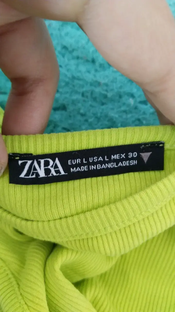 Crop top verde lima  Zara en buen estado - 3