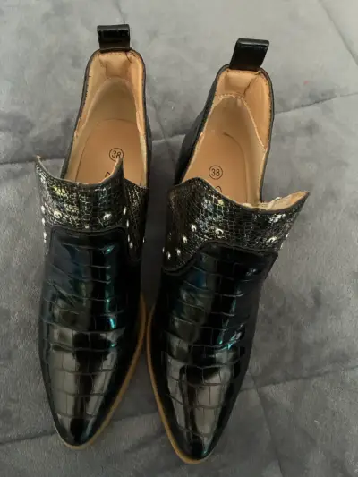 Botines de cuero negro con tacón y diseño reptil - miniatura 4