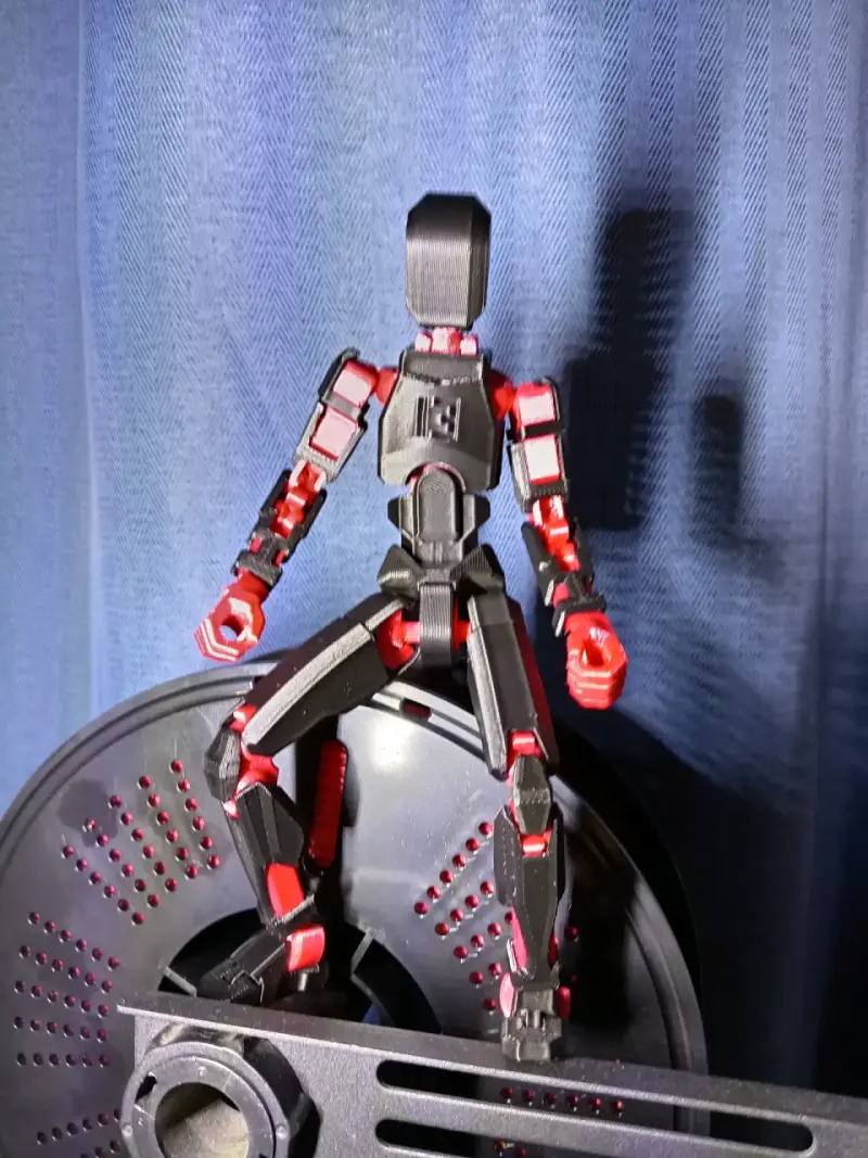 Figura de acción articulada en rojo y negro dummy - 3