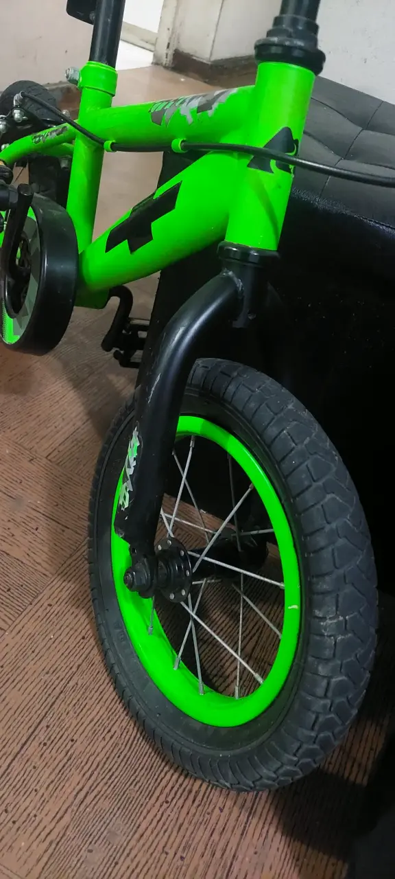 Bicicleta infantil verde Ozark Trail 12 pulgadas - 4