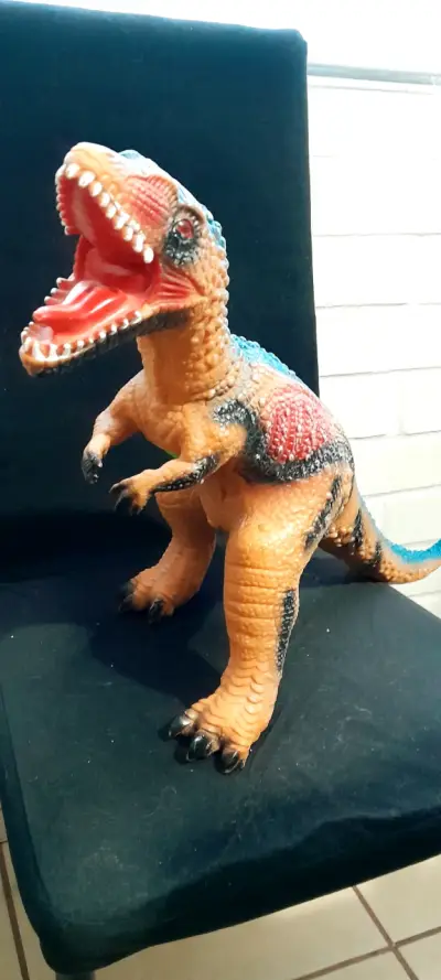 Figura de dinosaurio T-Rex de juguete - miniatura 1