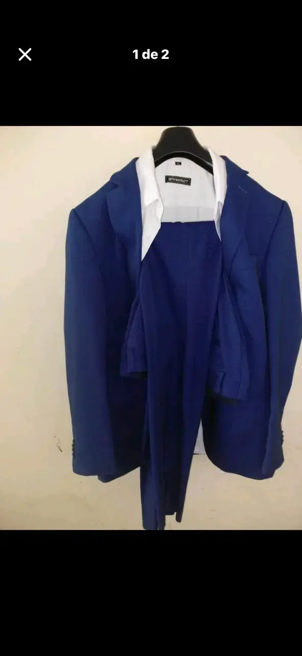 Traje azul para hombre con camisa blanca - 2
