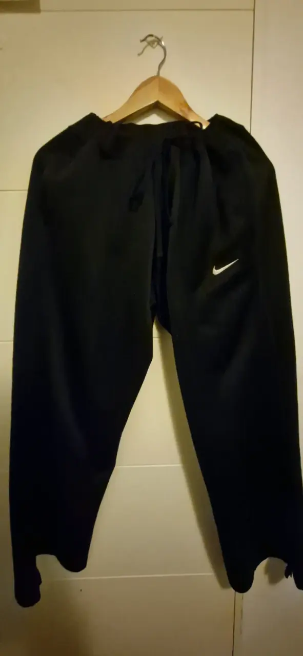 Pantalones deportivos negros Nike con cierre - 3