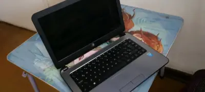 Laptop HP Intel Celeron N2840 4GB RAM - miniatura 1