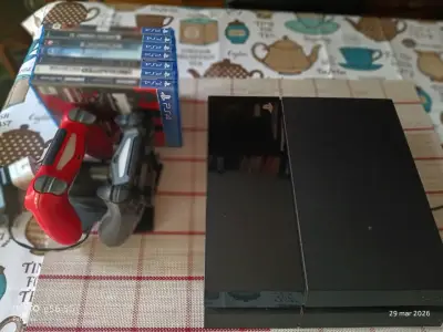 Consola PlayStation 4 con juegos y controles - miniatura 5