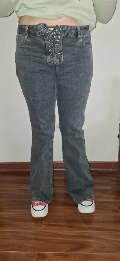 Jeans acampanados gris oscuro con cordones opposit - miniatura 1