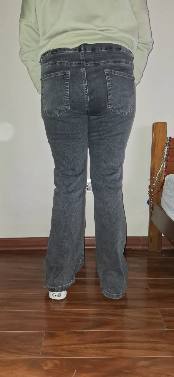 Jeans acampanados gris oscuro con cordones opposit - 2