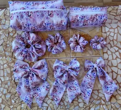 Set de accesorios para el cabello con estuches - miniatura 1
