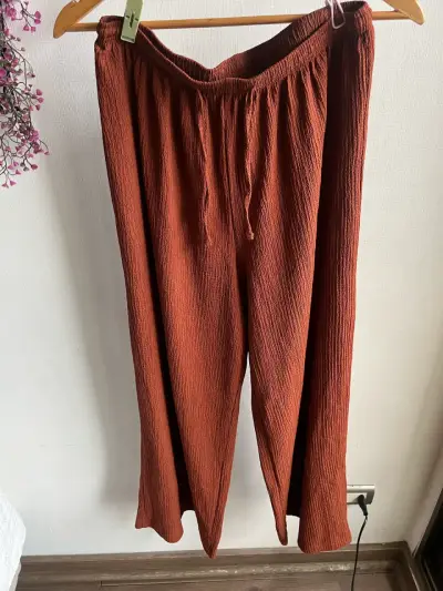 Pantalones holgados color terracota para mujer - miniatura 1