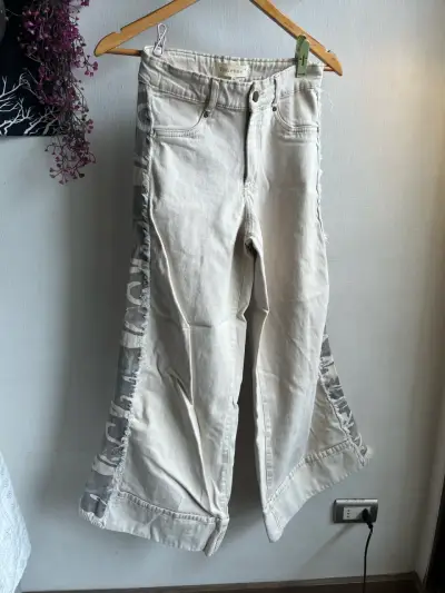 Pantalones beige con detalles camuflados Taitienne - miniatura 1