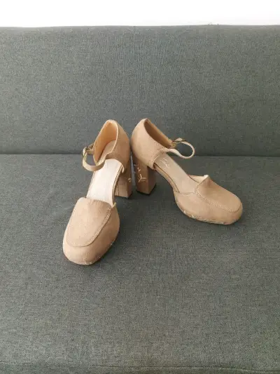 Zapatos de tacón vintage - miniatura 2