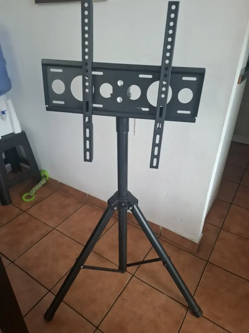 Soporte de TV ajustable con trípode