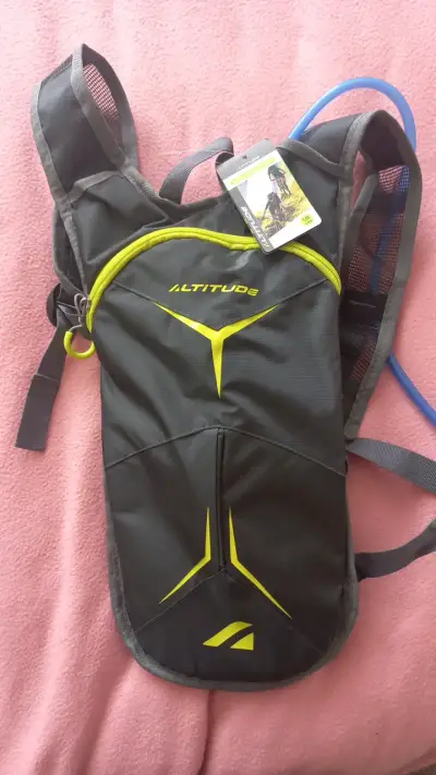 Mochila de Hidratación Altitude Negra con De - miniatura 1
