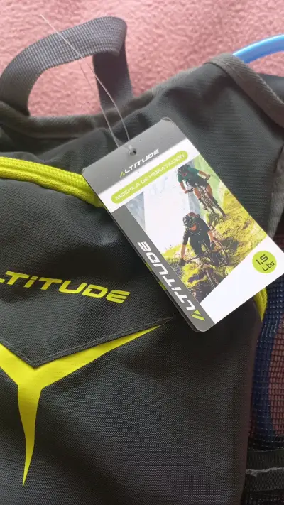 Mochila de Hidratación Altitude Negra con De - miniatura 3