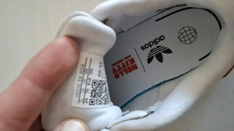 Zapatillas Adidas My Melody Blancas para Niños - 2