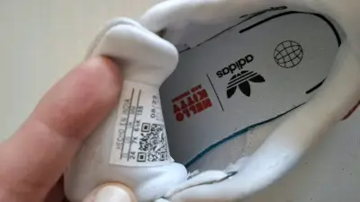 Zapatillas Adidas My Melody Blancas para Niños - miniatura 2